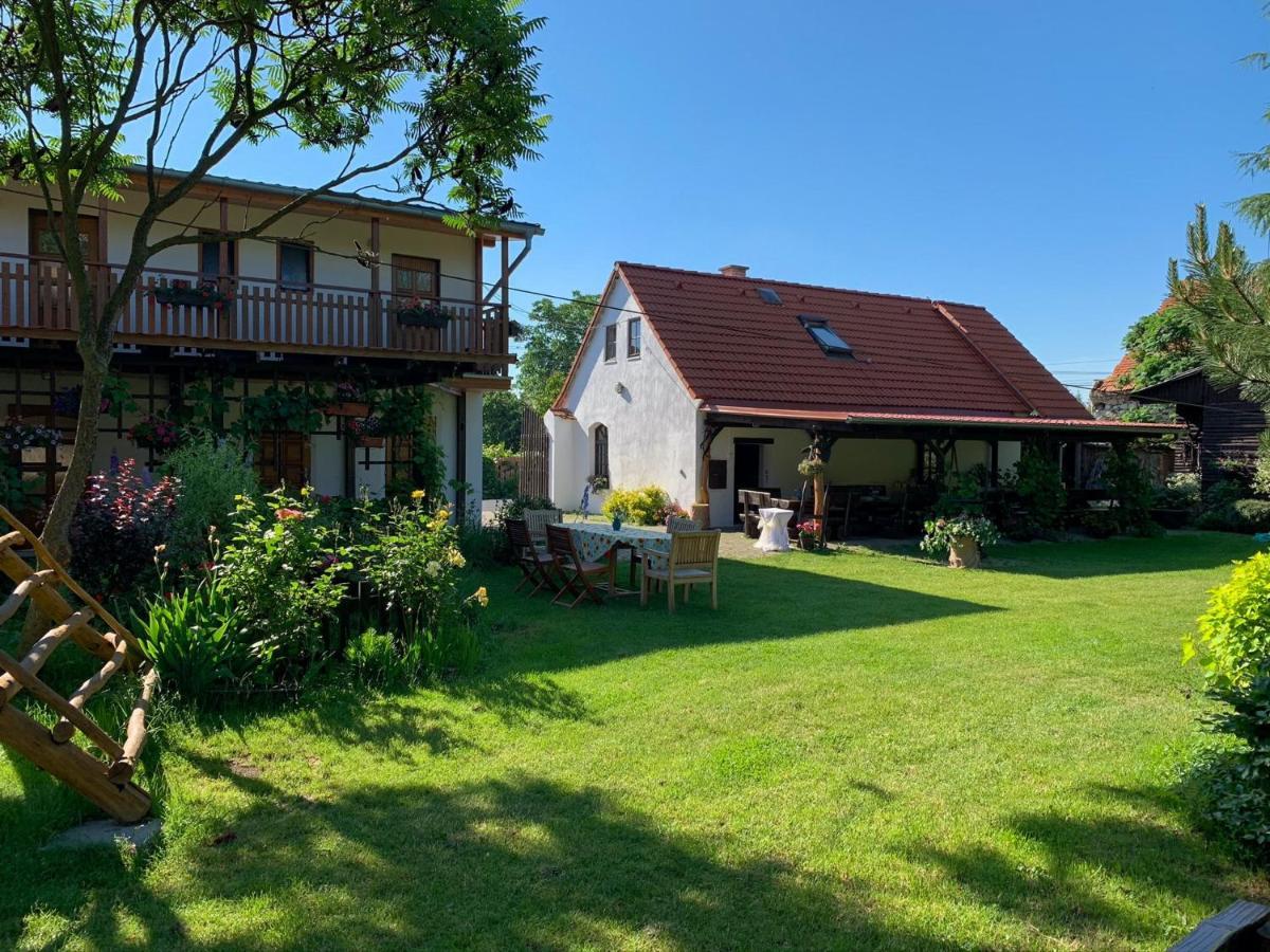 Rybarska Basta Vikletice - Nechranice Villa Chbany Bagian luar foto