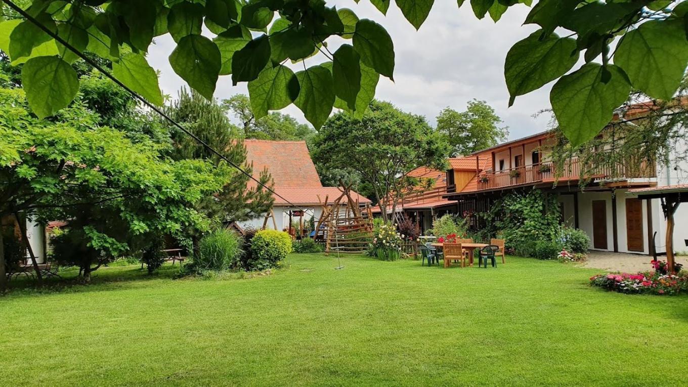 Rybarska Basta Vikletice - Nechranice Villa Chbany Bagian luar foto